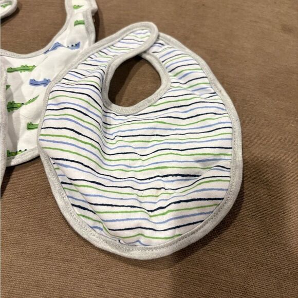 Colorful Baby Bib Set with Fun Designs - Picture 5 of 5